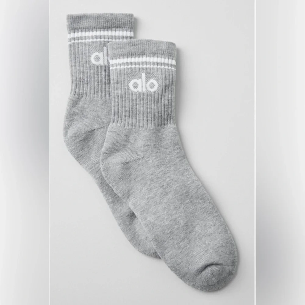 ALO Yoga unisex half-crew socks gray